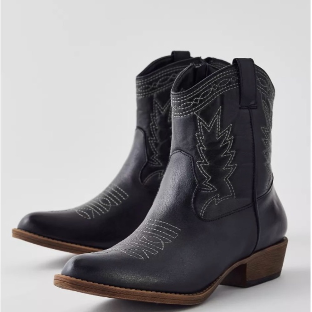 Matisse footwear black cowboy boots. WORN ONCE.